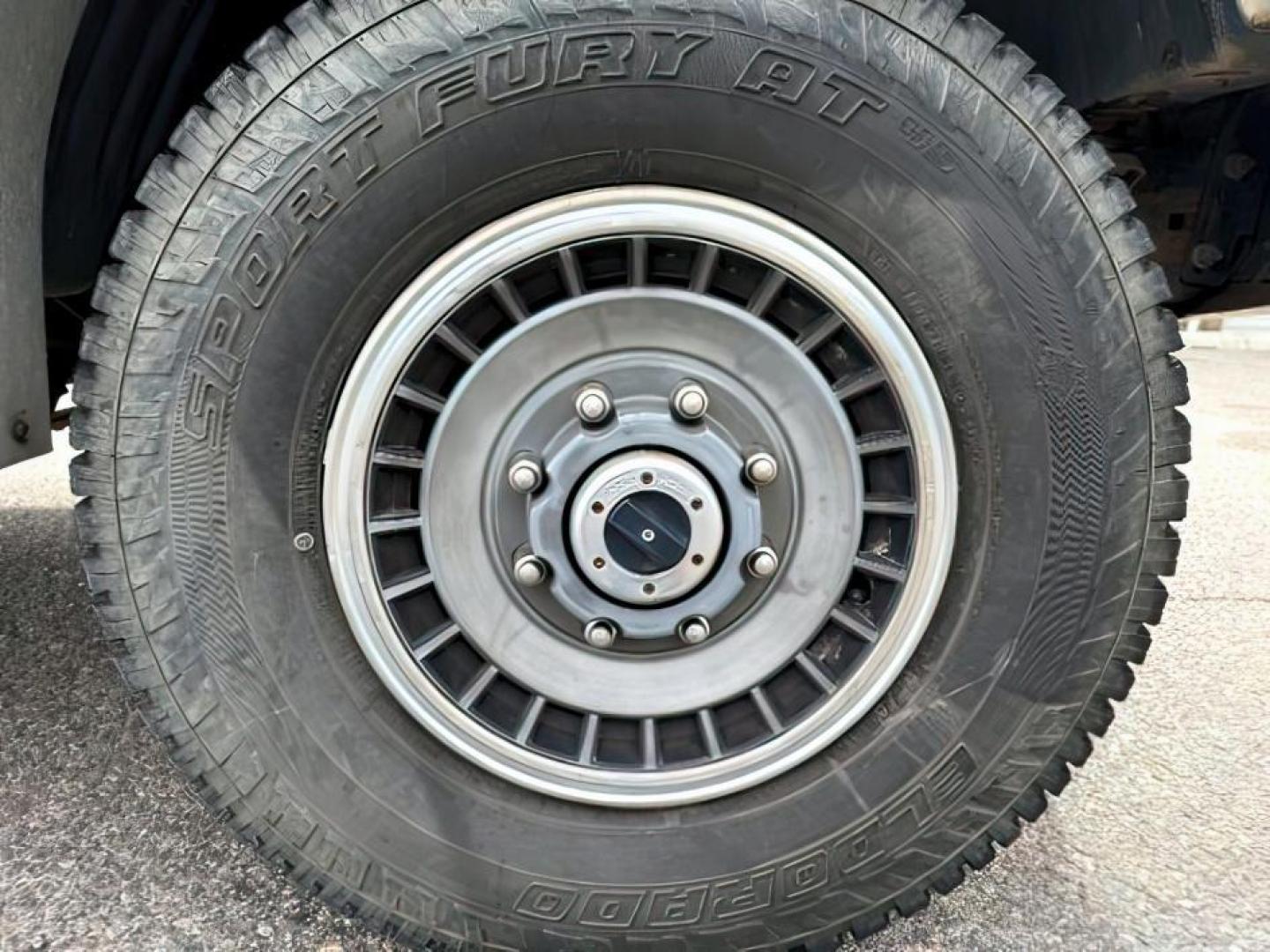 1990 WHITE /CLOTH Ford F-250 XLT (1FTHX26M2LK) with an 7.3L V-8 diesel direct injection engine, AUTOMATIC transmission, located at 1235 N Woodruff Ave., Idaho Falls, 83401, (208) 523-1053, 43.507172, -112.000488 - At Timberline Auto, finding a great deal on your next vehicle is always easy! Our experienced sales staff's goal is to help find you the right vehicle at the right price! Our knowledgeable finance department has options for almost any credit score. We offer extended service contract options to prote - Photo#10