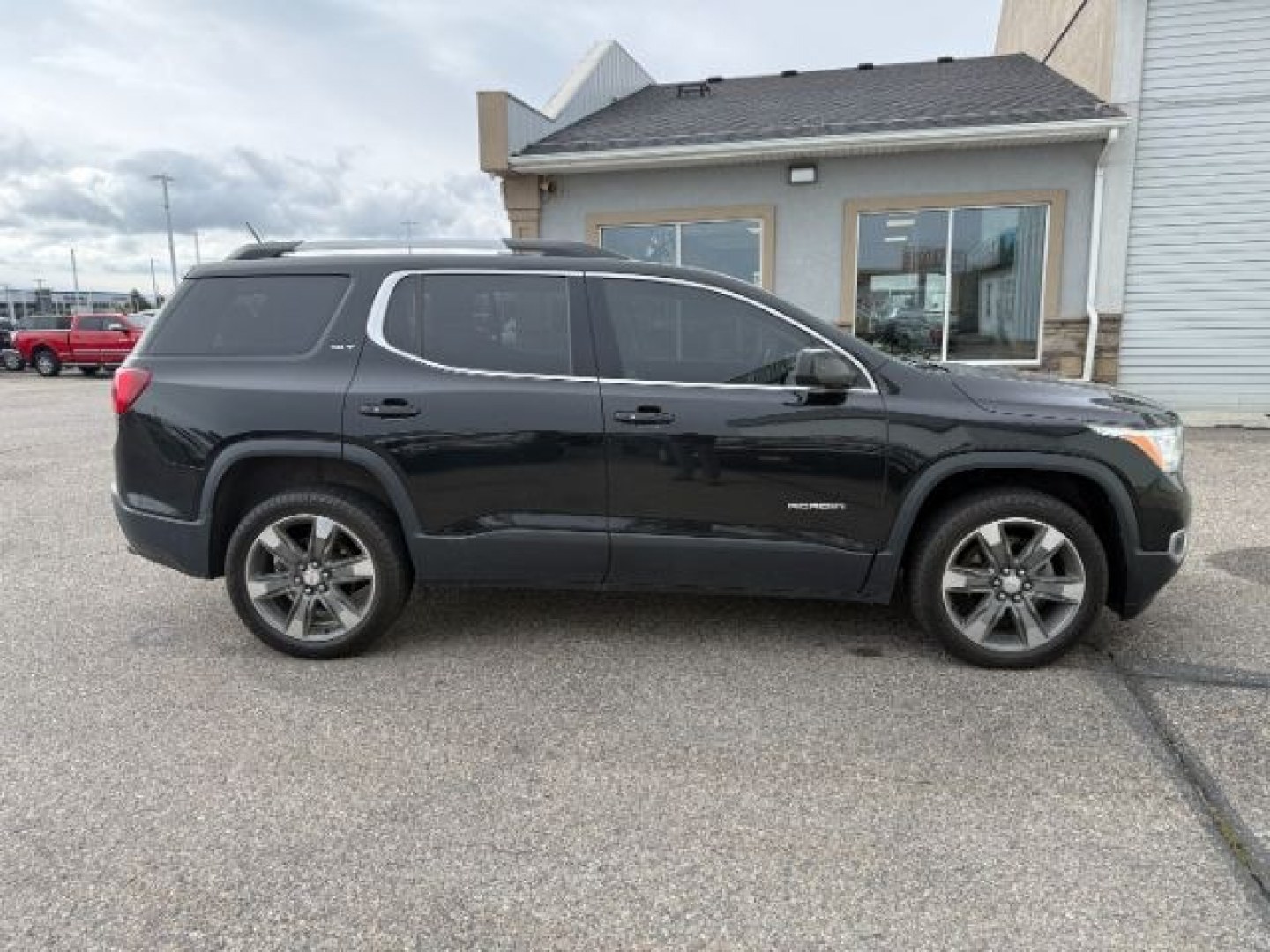2018 BLACK /Jet Black GMC Acadia SLT-2 (1GKKNWLS8JZ) with an 3.6L V-6 gasoline direct injection engine, AUTOMATIC transmission, located at 1235 N Woodruff Ave., Idaho Falls, 83401, (208) 523-1053, 43.507172, -112.000488 - At Timberline Auto, finding a great deal on your next vehicle is always easy! Our experienced sales staff's goal is to help find you the right vehicle at the right price! Our knowledgeable finance department has options for almost any credit score. We offer extended service contract options to prote - Photo#40