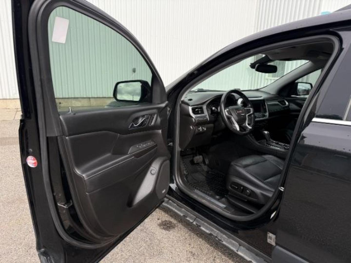 2018 BLACK /Jet Black GMC Acadia SLT-2 (1GKKNWLS8JZ) with an 3.6L V-6 gasoline direct injection engine, AUTOMATIC transmission, located at 1235 N Woodruff Ave., Idaho Falls, 83401, (208) 523-1053, 43.507172, -112.000488 - At Timberline Auto, finding a great deal on your next vehicle is always easy! Our experienced sales staff's goal is to help find you the right vehicle at the right price! Our knowledgeable finance department has options for almost any credit score. We offer extended service contract options to prote - Photo#45