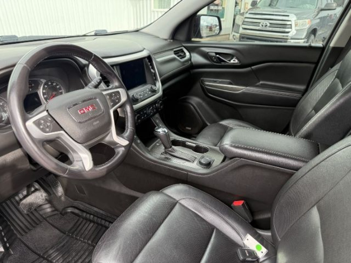 2018 BLACK /Jet Black GMC Acadia SLT-2 (1GKKNWLS8JZ) with an 3.6L V-6 gasoline direct injection engine, AUTOMATIC transmission, located at 1235 N Woodruff Ave., Idaho Falls, 83401, (208) 523-1053, 43.507172, -112.000488 - At Timberline Auto, finding a great deal on your next vehicle is always easy! Our experienced sales staff's goal is to help find you the right vehicle at the right price! Our knowledgeable finance department has options for almost any credit score. We offer extended service contract options to prote - Photo#47