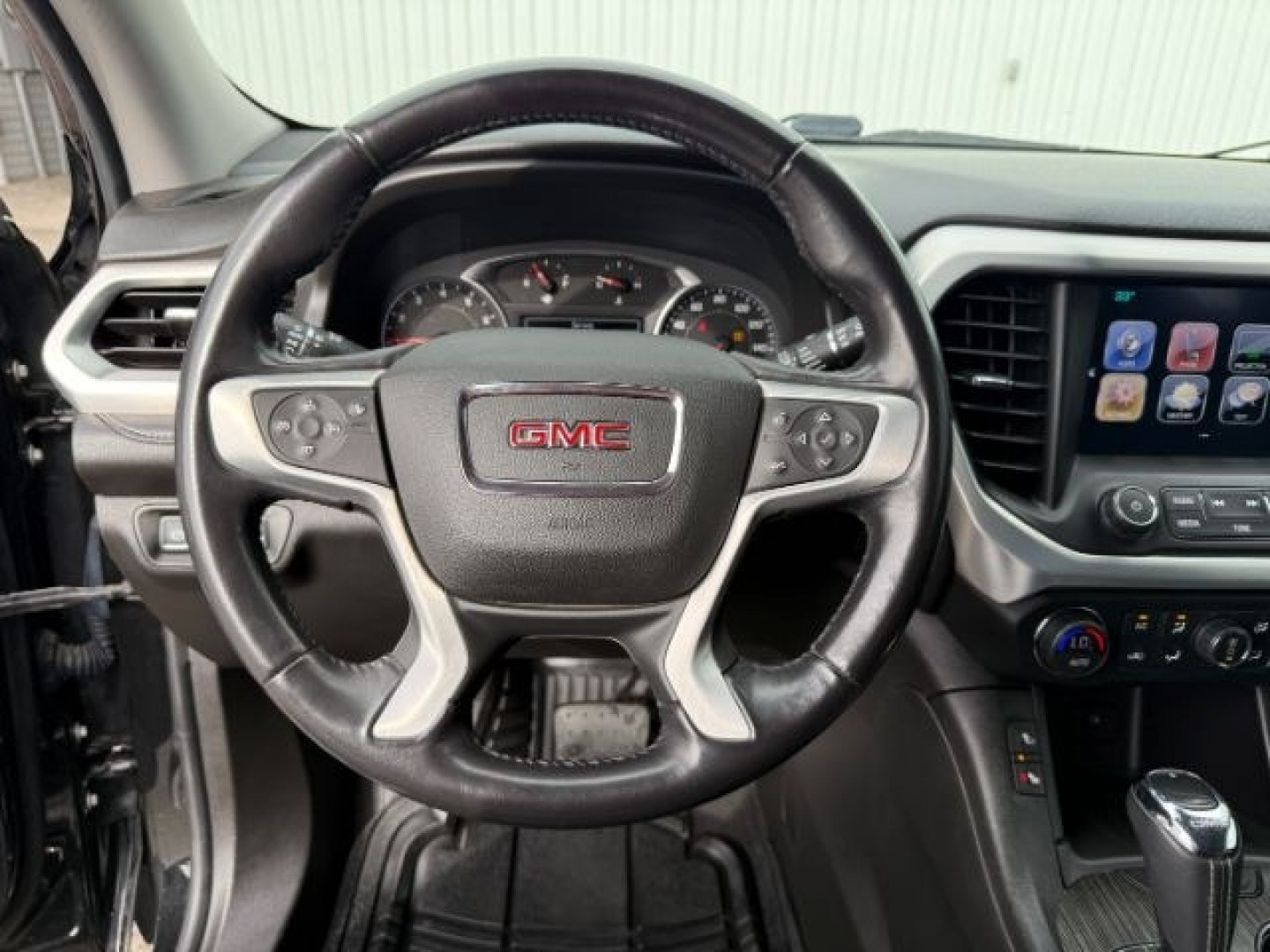 2018 BLACK /Jet Black GMC Acadia SLT-2 (1GKKNWLS8JZ) with an 3.6L V-6 gasoline direct injection engine, AUTOMATIC transmission, located at 1235 N Woodruff Ave., Idaho Falls, 83401, (208) 523-1053, 43.507172, -112.000488 - At Timberline Auto, finding a great deal on your next vehicle is always easy! Our experienced sales staff's goal is to help find you the right vehicle at the right price! Our knowledgeable finance department has options for almost any credit score. We offer extended service contract options to prote - Photo#48