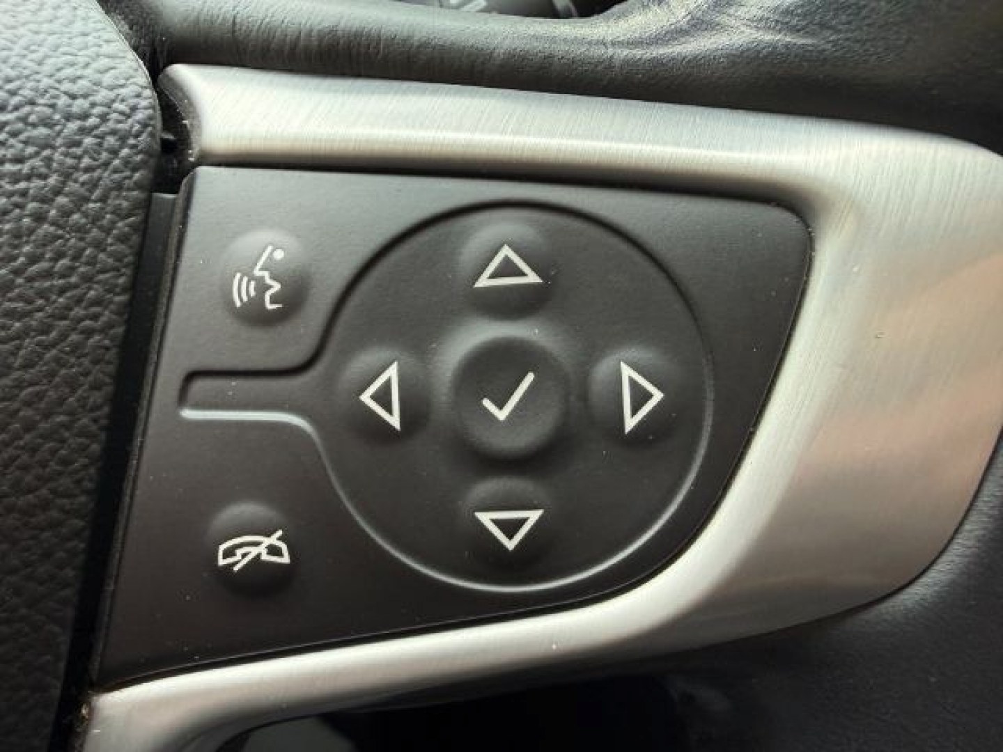 2018 BLACK /Jet Black GMC Acadia SLT-2 (1GKKNWLS8JZ) with an 3.6L V-6 gasoline direct injection engine, AUTOMATIC transmission, located at 1235 N Woodruff Ave., Idaho Falls, 83401, (208) 523-1053, 43.507172, -112.000488 - At Timberline Auto, finding a great deal on your next vehicle is always easy! Our experienced sales staff's goal is to help find you the right vehicle at the right price! Our knowledgeable finance department has options for almost any credit score. We offer extended service contract options to prote - Photo#54