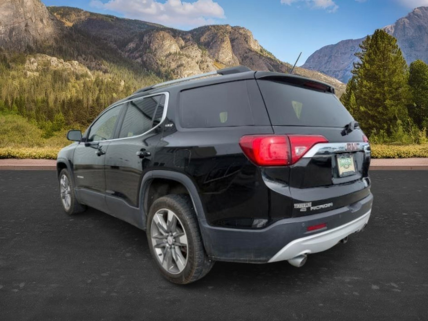 2018 BLACK /Jet Black GMC Acadia SLT-2 (1GKKNWLS8JZ) with an 3.6L V-6 gasoline direct injection engine, AUTOMATIC transmission, located at 1235 N Woodruff Ave., Idaho Falls, 83401, (208) 523-1053, 43.507172, -112.000488 - At Timberline Auto, finding a great deal on your next vehicle is always easy! Our experienced sales staff's goal is to help find you the right vehicle at the right price! Our knowledgeable finance department has options for almost any credit score. We offer extended service contract options to prote - Photo#2