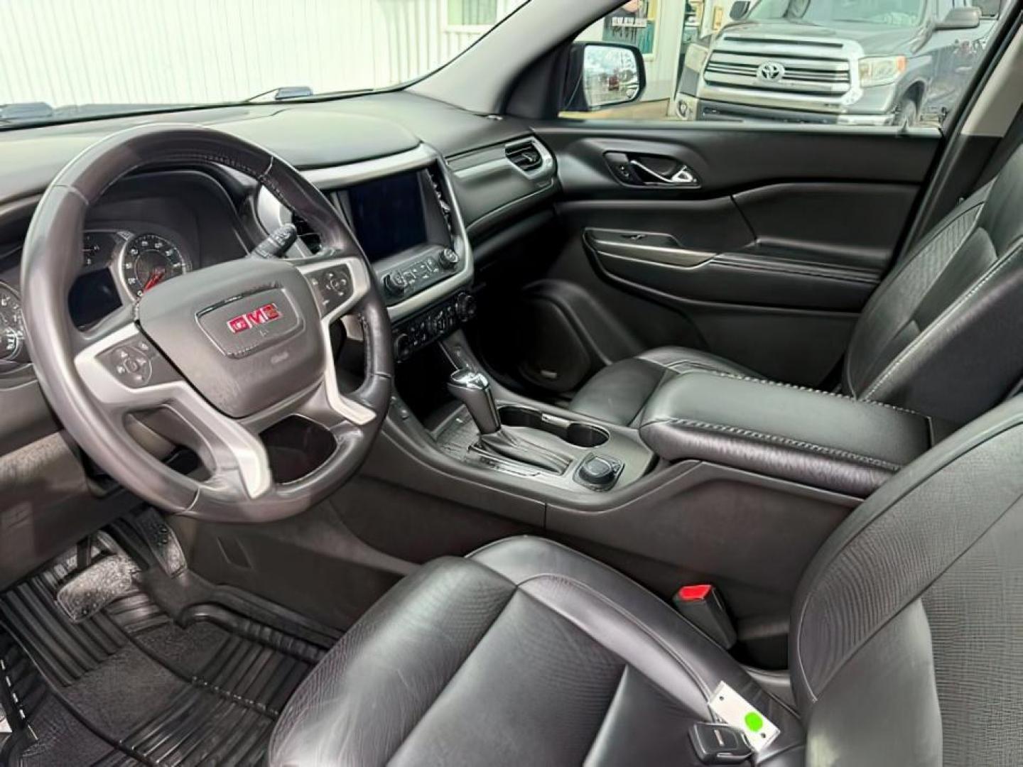 2018 BLACK /Jet Black GMC Acadia SLT-2 (1GKKNWLS8JZ) with an 3.6L V-6 gasoline direct injection engine, AUTOMATIC transmission, located at 1235 N Woodruff Ave., Idaho Falls, 83401, (208) 523-1053, 43.507172, -112.000488 - At Timberline Auto, finding a great deal on your next vehicle is always easy! Our experienced sales staff's goal is to help find you the right vehicle at the right price! Our knowledgeable finance department has options for almost any credit score. We offer extended service contract options to prote - Photo#16