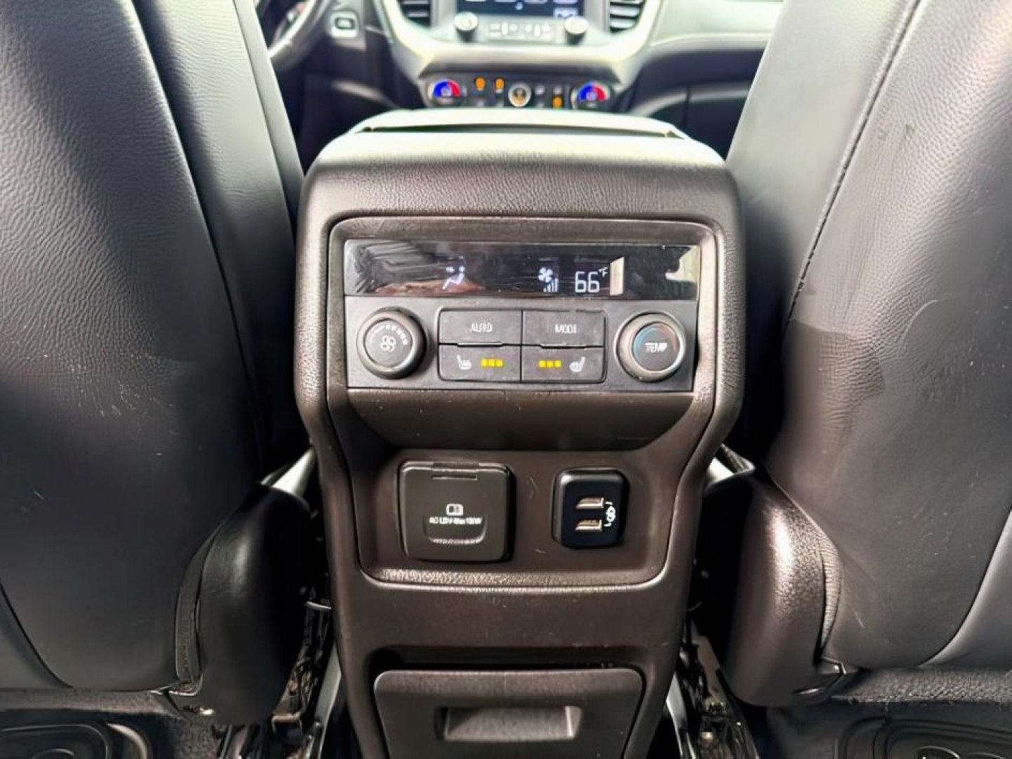 2018 BLACK /Jet Black GMC Acadia SLT-2 (1GKKNWLS8JZ) with an 3.6L V-6 gasoline direct injection engine, AUTOMATIC transmission, located at 1235 N Woodruff Ave., Idaho Falls, 83401, (208) 523-1053, 43.507172, -112.000488 - At Timberline Auto, finding a great deal on your next vehicle is always easy! Our experienced sales staff's goal is to help find you the right vehicle at the right price! Our knowledgeable finance department has options for almost any credit score. We offer extended service contract options to prote - Photo#28