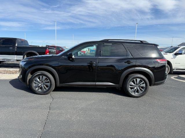 photo of 2022 Nissan Pathfinder SV 2WD
