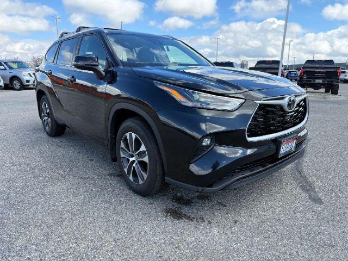 2024 BLACK /Black Toyota Highlander XLE (5TDKDRBH9RS) with an 2.4L I-4 port/direct injection engine, AUTOMATIC transmission, located at 1235 N Woodruff Ave., Idaho Falls, 83401, (208) 523-1053, 43.507172, -112.000488 - At Timberline Auto, finding a great deal on your next vehicle is always easy! Our experienced sales staff's goal is to help find you the right vehicle at the right price! Our knowledgeable finance department has options for almost any credit score. We offer extended service contract options to prote - Photo#34