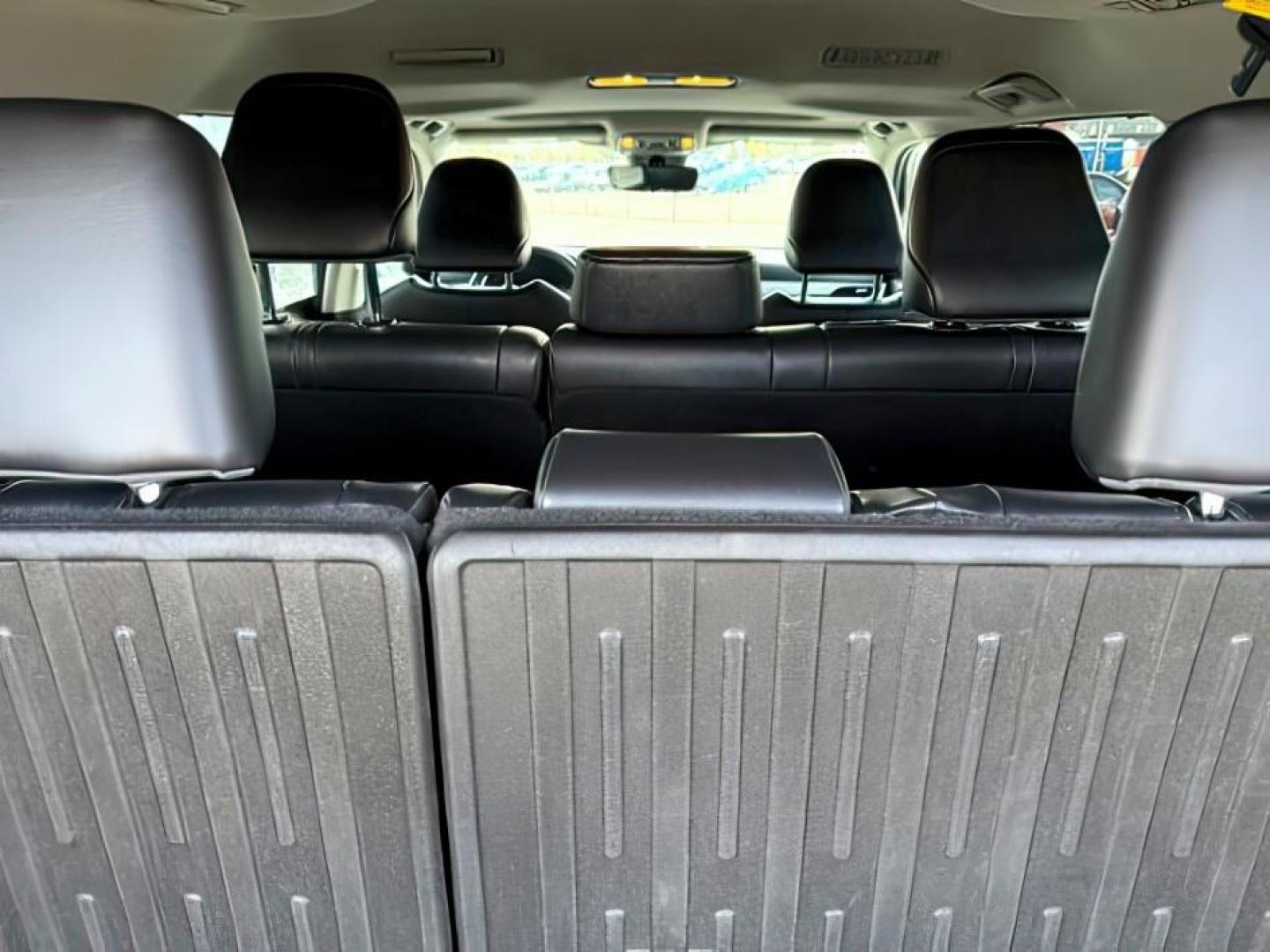 2024 BLACK /Black Toyota Highlander XLE (5TDKDRBH9RS) with an 2.4L I-4 port/direct injection engine, AUTOMATIC transmission, located at 1235 N Woodruff Ave., Idaho Falls, 83401, (208) 523-1053, 43.507172, -112.000488 - At Timberline Auto, finding a great deal on your next vehicle is always easy! Our experienced sales staff's goal is to help find you the right vehicle at the right price! Our knowledgeable finance department has options for almost any credit score. We offer extended service contract options to prote - Photo#6