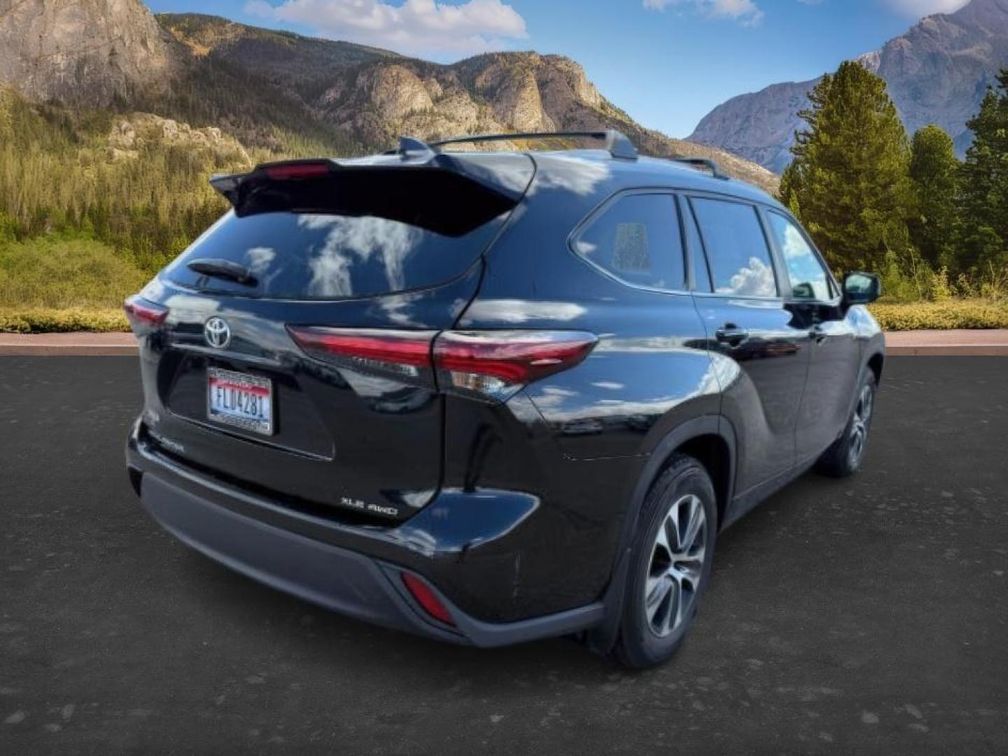 2024 BLACK /Black Toyota Highlander XLE (5TDKDRBH9RS) with an 2.4L I-4 port/direct injection engine, AUTOMATIC transmission, located at 1235 N Woodruff Ave., Idaho Falls, 83401, (208) 523-1053, 43.507172, -112.000488 - At Timberline Auto, finding a great deal on your next vehicle is always easy! Our experienced sales staff's goal is to help find you the right vehicle at the right price! Our knowledgeable finance department has options for almost any credit score. We offer extended service contract options to prote - Photo#7