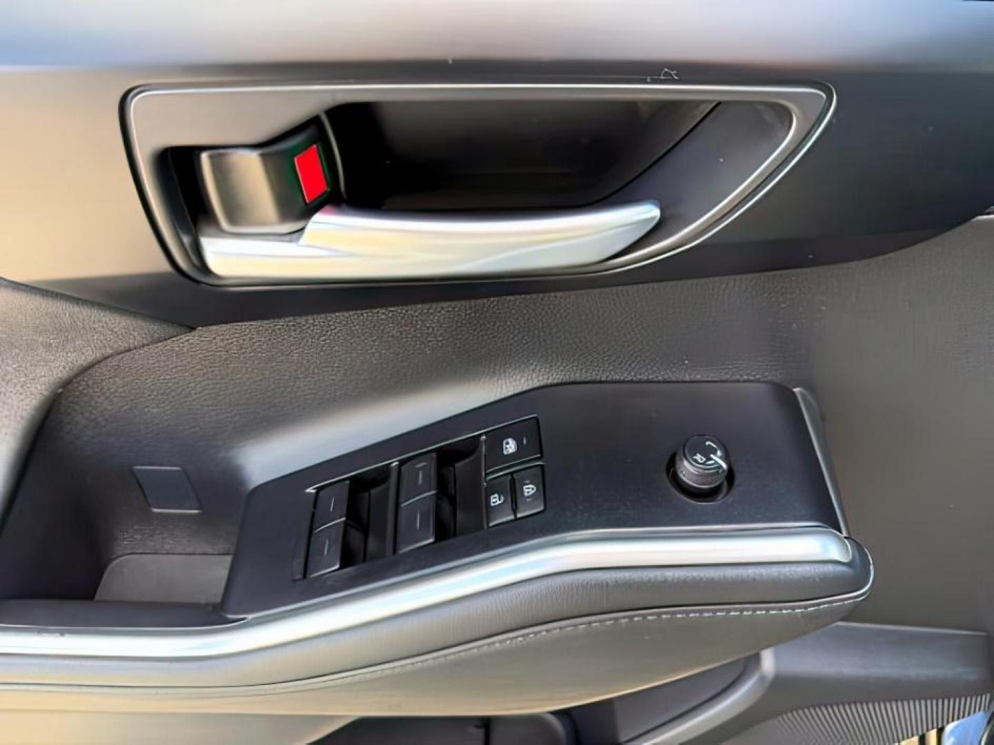 2024 BLACK /Black Toyota Highlander XLE (5TDKDRBH9RS) with an 2.4L I-4 port/direct injection engine, AUTOMATIC transmission, located at 1235 N Woodruff Ave., Idaho Falls, 83401, (208) 523-1053, 43.507172, -112.000488 - At Timberline Auto, finding a great deal on your next vehicle is always easy! Our experienced sales staff's goal is to help find you the right vehicle at the right price! Our knowledgeable finance department has options for almost any credit score. We offer extended service contract options to prote - Photo#20