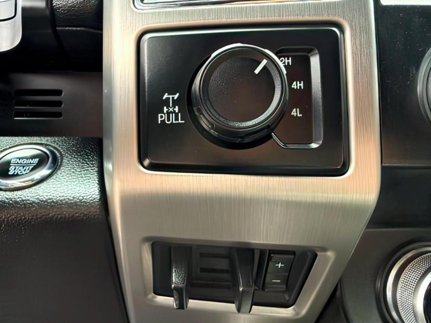 2019 GRAY /Black Ford F-350 Platinum (1FT8W3BT6KE) with an Powerstroke 6.7L V-8 diesel direct injection engine, AUTOMATIC transmission, located at 1235 N Woodruff Ave., Idaho Falls, 83401, (208) 523-1053, 43.507172, -112.000488 - At Timberline Auto, finding a great deal on your next vehicle is always easy! Our experienced sales staff's goal is to help find you the right vehicle at the right price! Our knowledgeable finance department has options for almost any credit score. We offer extended service contract options to prote - Photo#17