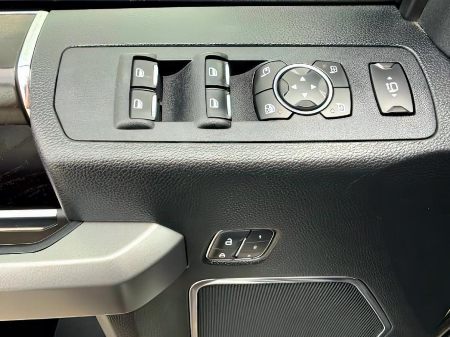 2019 GRAY /Black Ford F-350 Platinum (1FT8W3BT6KE) with an Powerstroke 6.7L V-8 diesel direct injection engine, AUTOMATIC transmission, located at 1235 N Woodruff Ave., Idaho Falls, 83401, (208) 523-1053, 43.507172, -112.000488 - At Timberline Auto, finding a great deal on your next vehicle is always easy! Our experienced sales staff's goal is to help find you the right vehicle at the right price! Our knowledgeable finance department has options for almost any credit score. We offer extended service contract options to prote - Photo#21