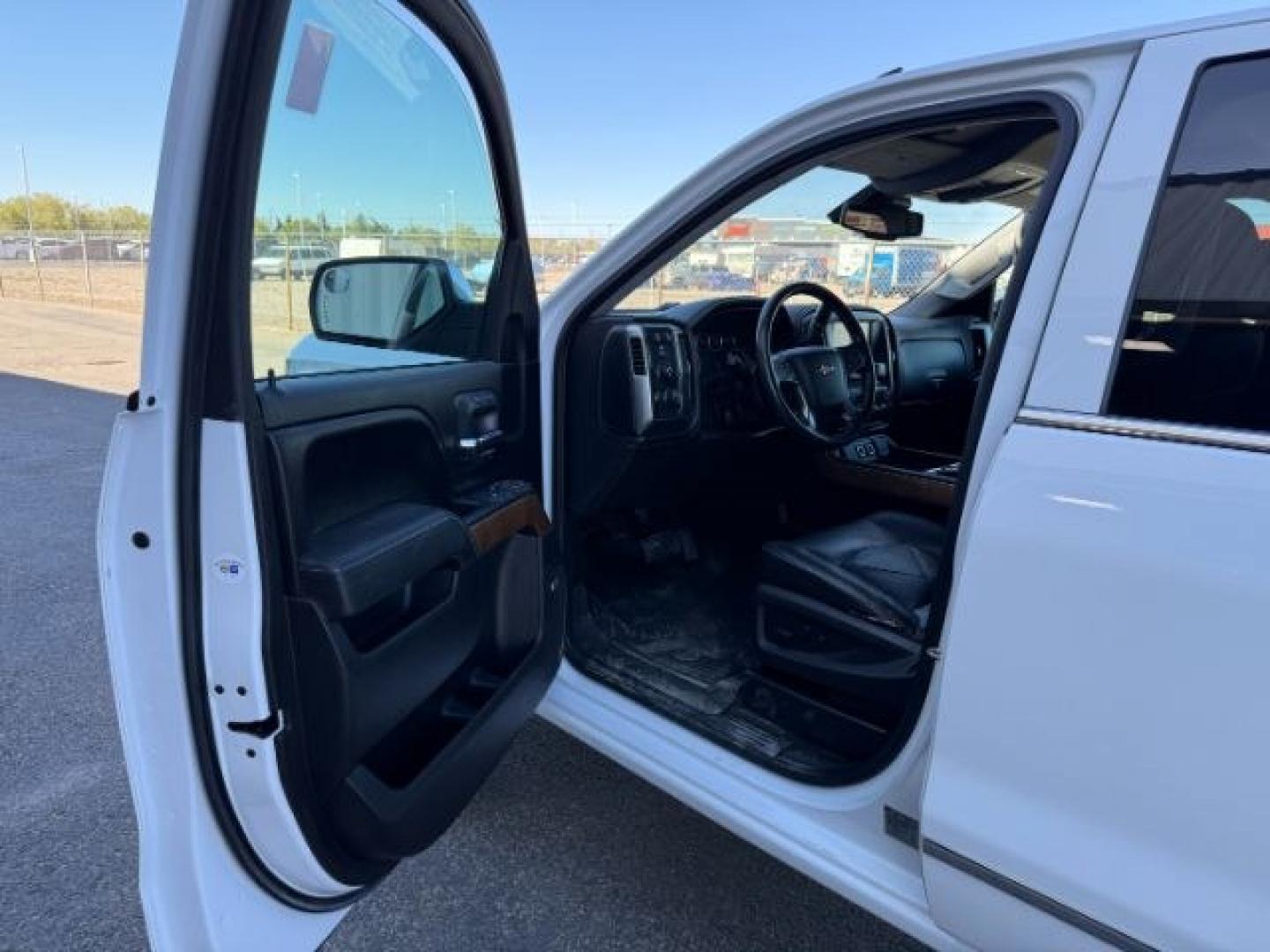 2016 WHITE /LEATHER Chevrolet Silverado 1500 (1GCVKSEC0GZ) with an 53L V8 VORTEC engine, Automatic transmission, located at 1175 N Woodruff Ave, Idaho Falls, ID, 83401, 43.506901, -111.999657 - At Timberline Auto, finding a great deal on your next vehicle is always easy! Our experienced sales staff's goal is to help find you the right vehicle at the right price! Our knowledgeable finance department has options for almost any credit score. We offer extended service contract options to prote - Photo#41