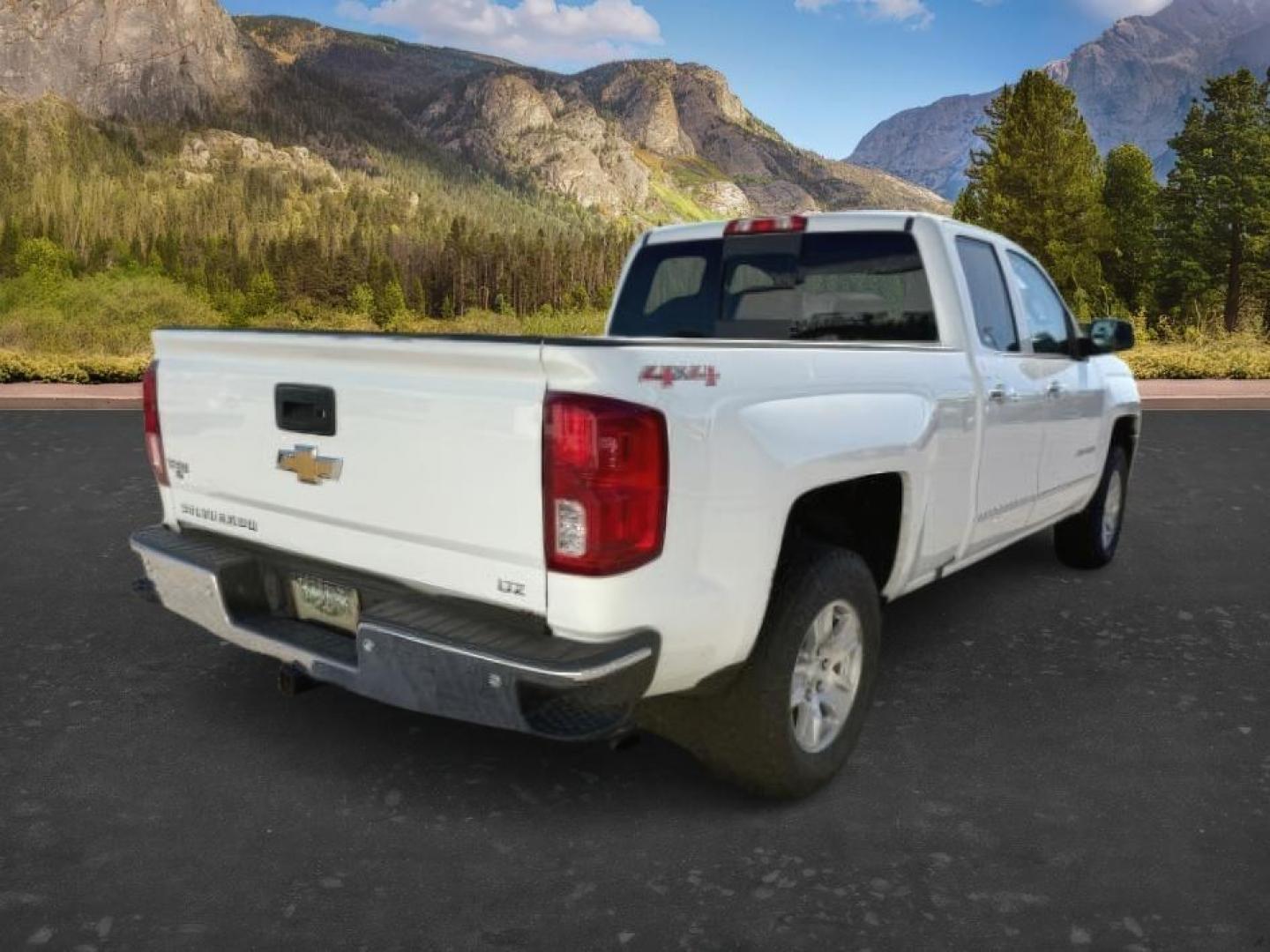 2016 WHITE /LEATHER Chevrolet Silverado 1500 (1GCVKSEC0GZ) with an 53L V8 VORTEC engine, Automatic transmission, located at 1175 N Woodruff Ave, Idaho Falls, ID, 83401, 43.506901, -111.999657 - At Timberline Auto, finding a great deal on your next vehicle is always easy! Our experienced sales staff's goal is to help find you the right vehicle at the right price! Our knowledgeable finance department has options for almost any credit score. We offer extended service contract options to prote - Photo#6