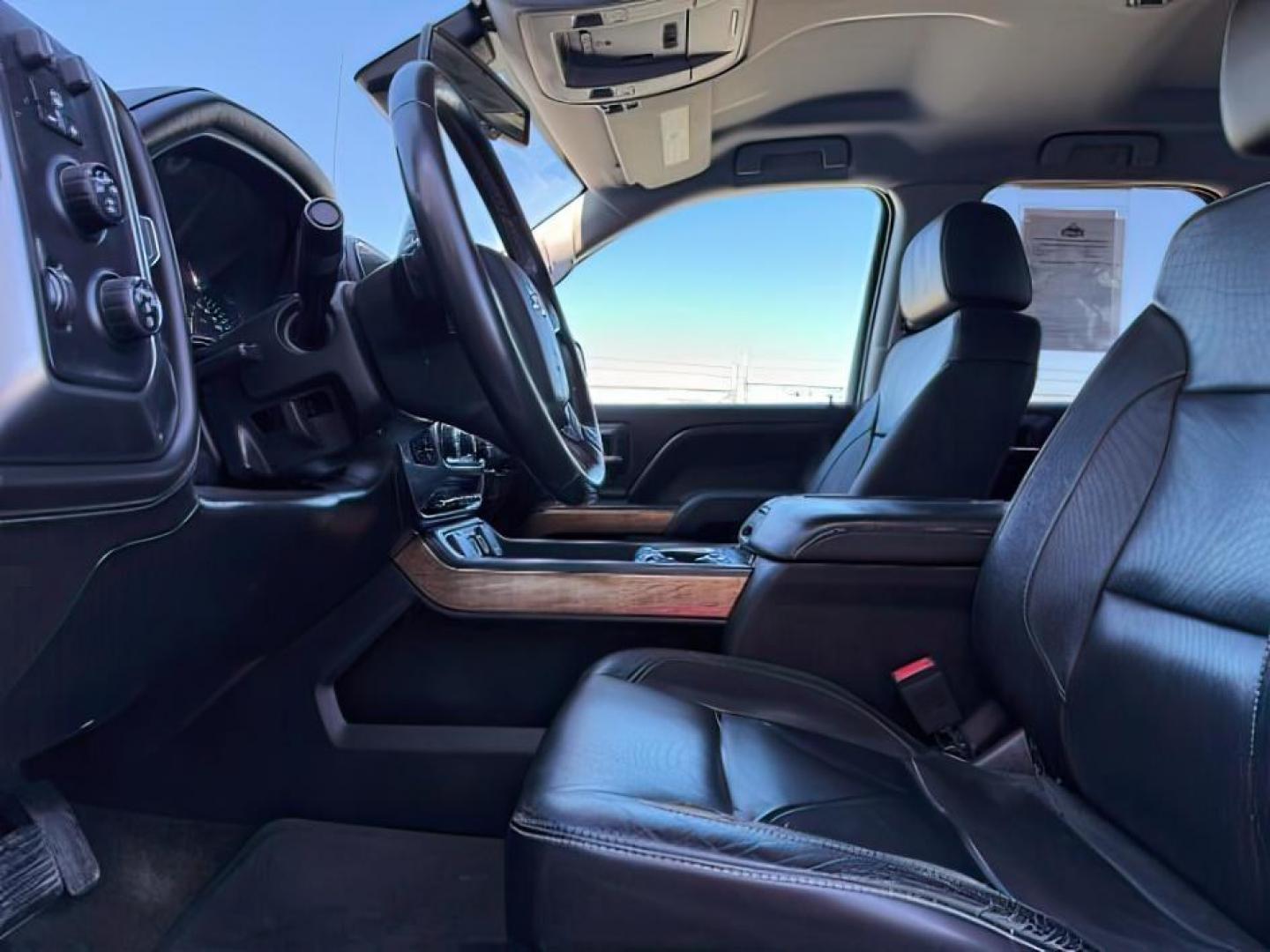 2016 WHITE /LEATHER Chevrolet Silverado 1500 (1GCVKSEC0GZ) with an 53L V8 VORTEC engine, Automatic transmission, located at 1175 N Woodruff Ave, Idaho Falls, ID, 83401, 43.506901, -111.999657 - At Timberline Auto, finding a great deal on your next vehicle is always easy! Our experienced sales staff's goal is to help find you the right vehicle at the right price! Our knowledgeable finance department has options for almost any credit score. We offer extended service contract options to prote - Photo#13