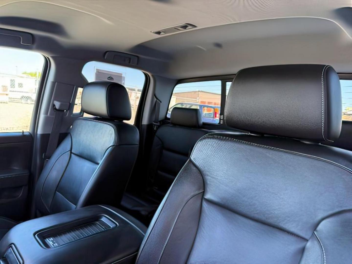2016 WHITE /LEATHER Chevrolet Silverado 1500 (1GCVKSEC0GZ) with an 53L V8 VORTEC engine, Automatic transmission, located at 1175 N Woodruff Ave, Idaho Falls, ID, 83401, 43.506901, -111.999657 - At Timberline Auto, finding a great deal on your next vehicle is always easy! Our experienced sales staff's goal is to help find you the right vehicle at the right price! Our knowledgeable finance department has options for almost any credit score. We offer extended service contract options to prote - Photo#24