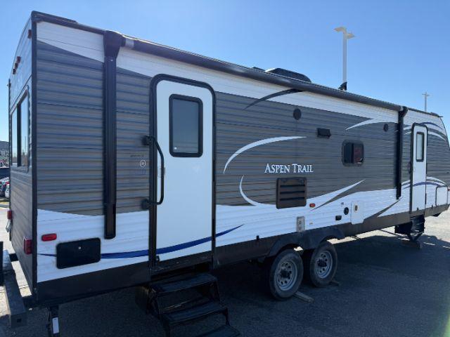 2017 GREY/WHITE /VINYL DUTCHMAN ASPEN 2860 RLS (4YDT28627HY) with an NA engine, located at 1175 N Woodruff Ave, Idaho Falls, ID, 83401, 43.506901, -111.999657 - At Timberline Auto, finding a great deal on your next vehicle is always easy! Our experienced sales staff's goal is to help find you the right vehicle at the right price! Our knowledgeable finance department has options for almost any credit score. We offer extended service contract options to prote- Photo#5