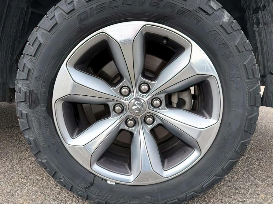 2021 BLUE /LEATHER Ram 1500 BIGHORN (1C6SRFHM4MN) with an 3.0L engine, AUTOMATIC transmission, located at 1235 N Woodruff Ave., Idaho Falls, 83401, (208) 523-1053, 43.507172, -112.000488 - At Timberline Auto, finding a great deal on your next vehicle is always easy! Our experienced sales staff's goal is to help find you the right vehicle at the right price! Our knowledgeable finance department has options for almost any credit score. We offer extended service contract options to prote - Photo#10
