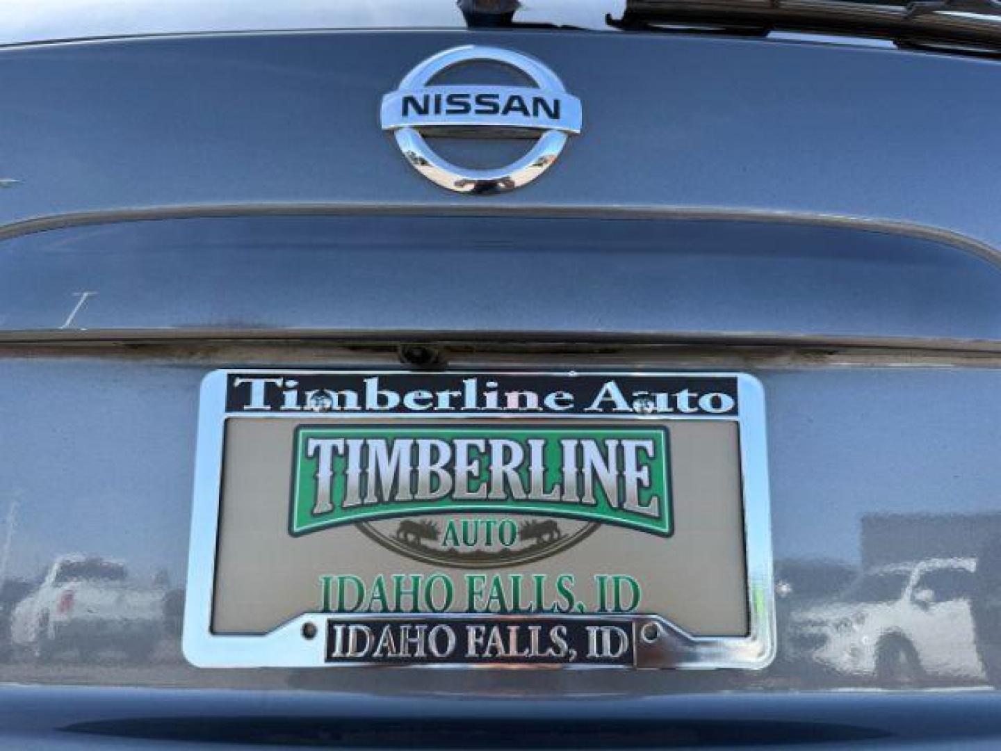 2018 GRAY /Graphite Nissan Murano (5N1AZ2MH0JN) with an 35L V-6 DOHC engine, Automatic transmission, located at 1175 N Woodruff Ave, Idaho Falls, ID, 83401, 43.506901, -111.999657 - At Timberline Auto, finding a great deal on your next vehicle is always easy! Our experienced sales staff's goal is to help find you the right vehicle at the right price! Our knowledgeable finance department has options for almost any credit score. We offer extended service contract options to prote - Photo#33