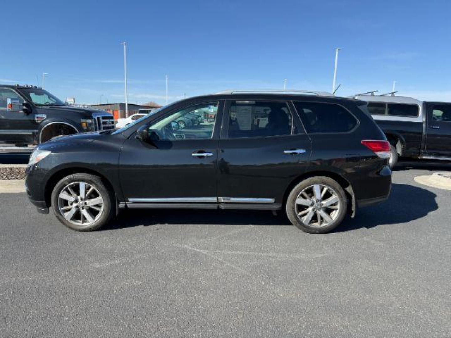 2015 BLACK /Charcoal Nissan Pathfinder (5N1AR2MM6FC) with an 35L V-6 DOHC engine, Automatic transmission, located at 1175 N Woodruff Ave, Idaho Falls, ID, 83401, 43.506901, -111.999657 - At Timberline Auto, finding a great deal on your next vehicle is always easy! Our experienced sales staff's goal is to help find you the right vehicle at the right price! Our knowledgeable finance department has options for almost any credit score. We offer extended service contract options to prote - Photo#0