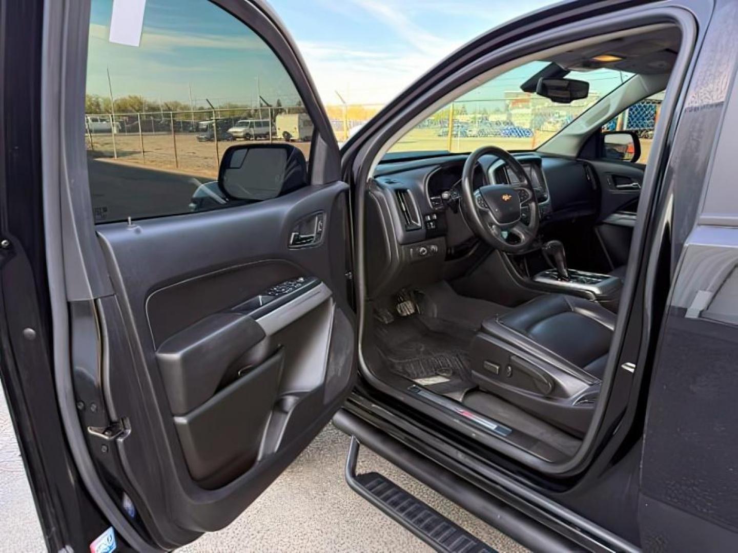 2021 BLACK /LEATHER Chevrolet Colorado (1GCGTEENXM1) with an 36L V-6 gasoline direct injection engine, Automatic transmission, located at 1175 N Woodruff Ave, Idaho Falls, ID, 83401, 43.506901, -111.999657 - At Timberline Auto, finding a great deal on your next vehicle is always easy! Our experienced sales staff's goal is to help find you the right vehicle at the right price! Our knowledgeable finance department has options for almost any credit score. We offer extended service contract options to prote - Photo#12