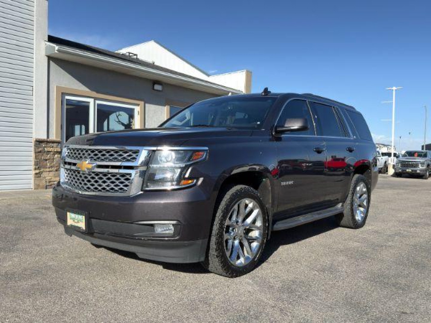 2018 GRAY /Jet Black Chevrolet Tahoe (1GNSKBKCXJR) with an EcoTec3 53L V-8 gasoline direct injection engine, Automatic transmission, located at 1175 N Woodruff Ave, Idaho Falls, ID, 83401, 43.506901, -111.999657 - Photo#29