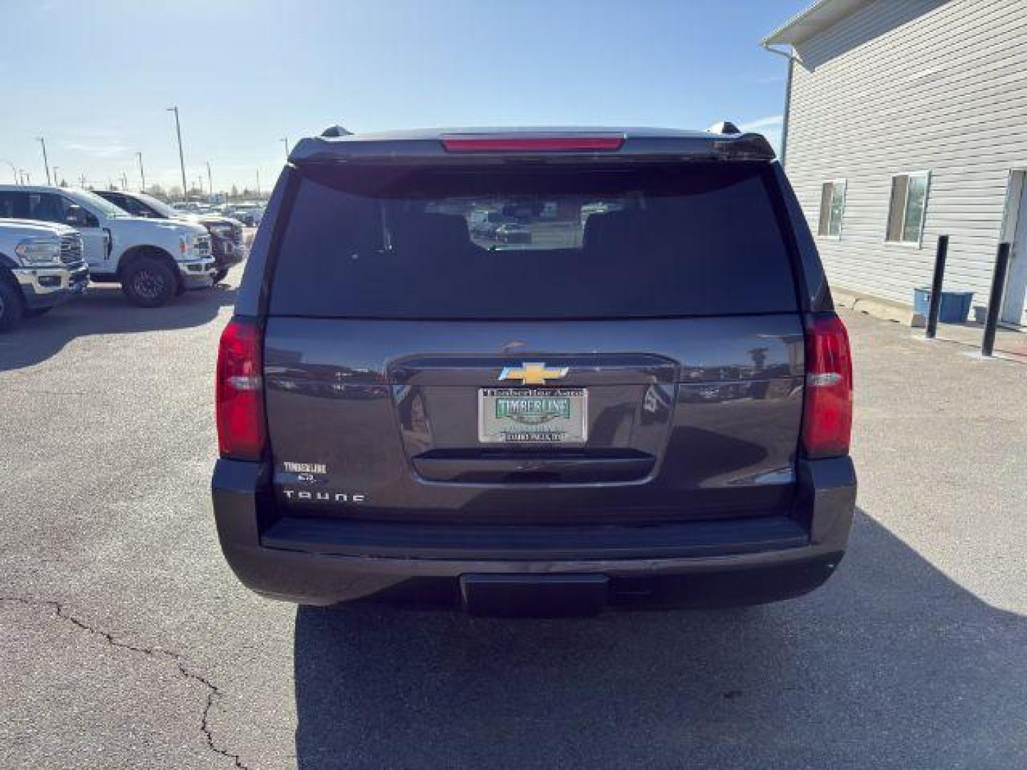 2018 GRAY /Jet Black Chevrolet Tahoe (1GNSKBKCXJR) with an EcoTec3 53L V-8 gasoline direct injection engine, Automatic transmission, located at 1175 N Woodruff Ave, Idaho Falls, ID, 83401, 43.506901, -111.999657 - Photo#32