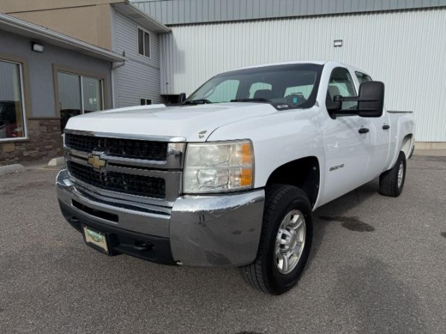 2010 WHITE /Dark Titanium Chevrolet Silverado 2500HD (1GC4KVBG7AF) with an Vortec 6L V-8 variable valve control engine, Automatic transmission, located at 1175 N Woodruff Ave, Idaho Falls, ID, 83401, 43.506901, -111.999657 - Photo#22