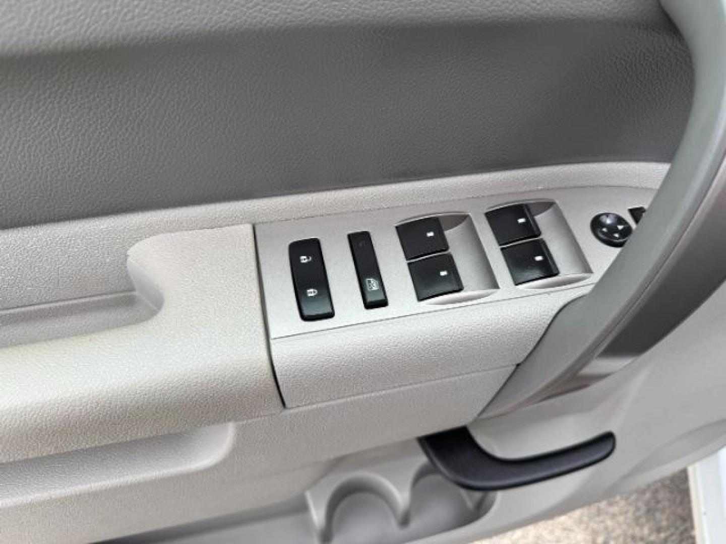 2010 WHITE /Dark Titanium Chevrolet Silverado 2500HD (1GC4KVBG7AF) with an Vortec 6L V-8 variable valve control engine, Automatic transmission, located at 1175 N Woodruff Ave, Idaho Falls, ID, 83401, 43.506901, -111.999657 - Photo#40