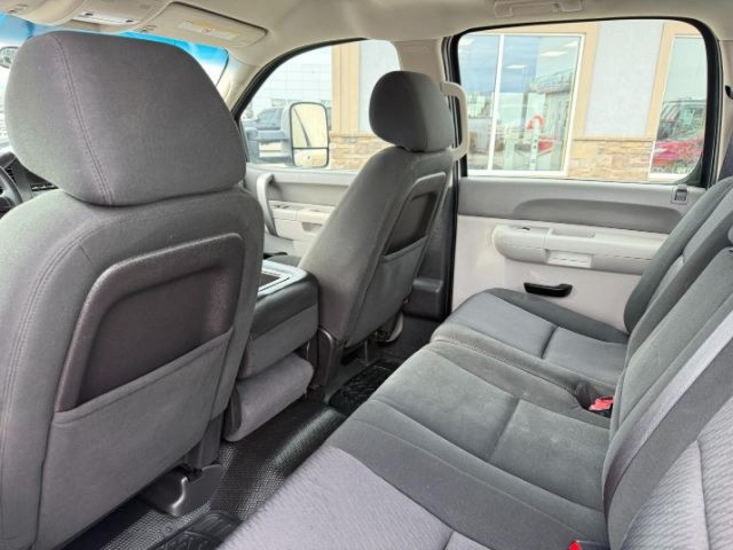 2010 WHITE /Dark Titanium Chevrolet Silverado 2500HD (1GC4KVBG7AF) with an Vortec 6L V-8 variable valve control engine, Automatic transmission, located at 1175 N Woodruff Ave, Idaho Falls, ID, 83401, 43.506901, -111.999657 - Photo#42