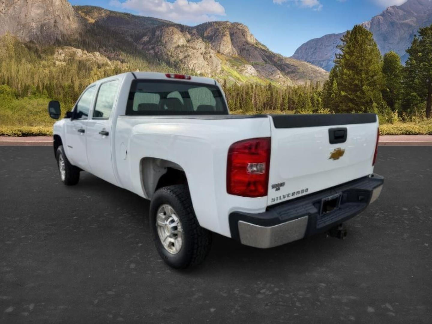 2010 WHITE /Dark Titanium Chevrolet Silverado 2500HD (1GC4KVBG7AF) with an Vortec 6L V-8 variable valve control engine, Automatic transmission, located at 1175 N Woodruff Ave, Idaho Falls, ID, 83401, 43.506901, -111.999657 - Photo#2