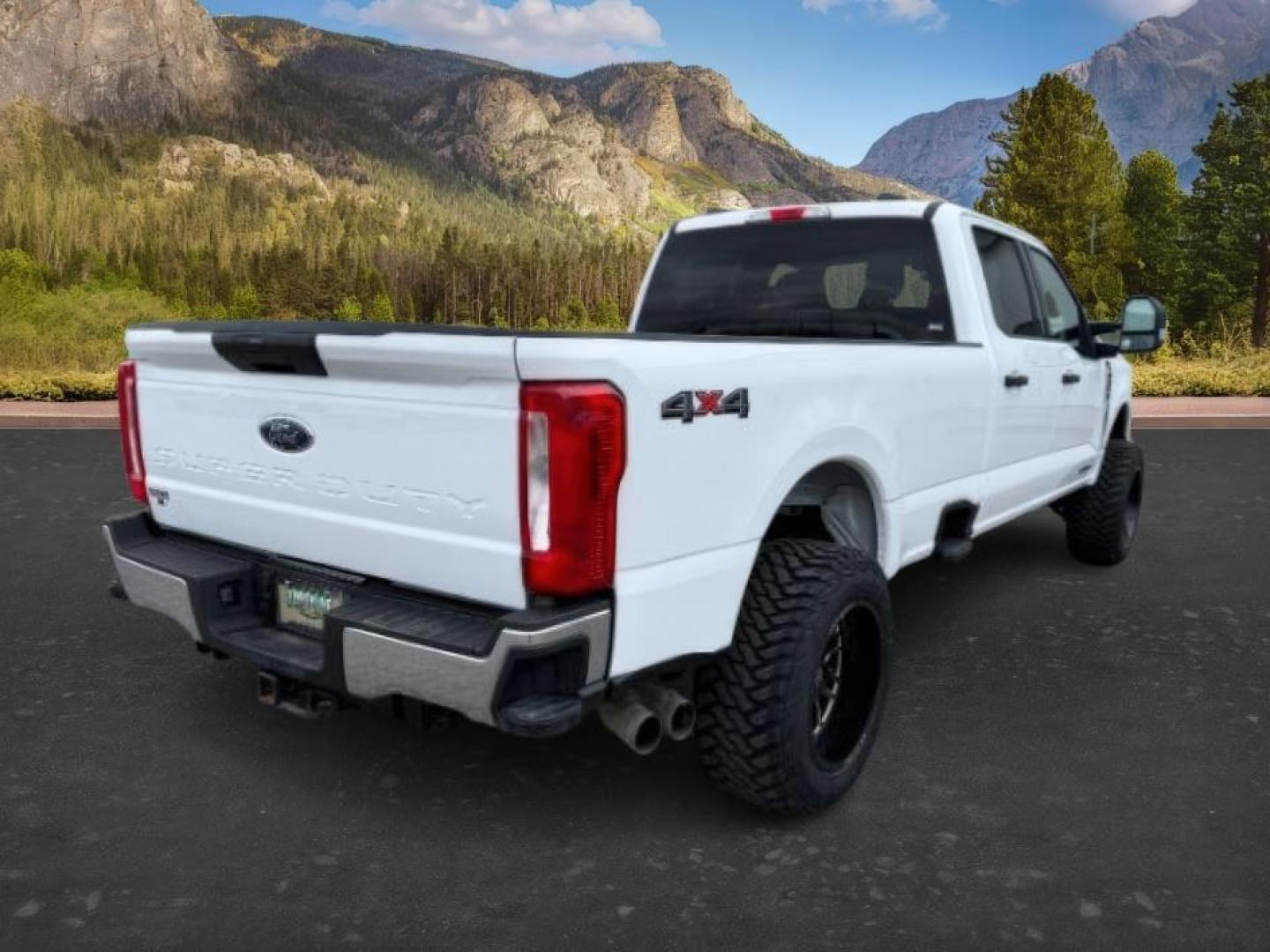 2024 WHITE /Medium Dark Slate Ford F-350 (1FT8W3BT0RE) with an Powerstroke 67L V-8 diesel direct injection engine, Automatic transmission, located at 1175 N Woodruff Ave, Idaho Falls, ID, 83401, 43.506901, -111.999657 - At Timberline Auto, finding a great deal on your next vehicle is always easy! Our experienced sales staff's goal is to help find you the right vehicle at the right price! Our knowledgeable finance department has options for almost any credit score. We offer extended service contract options to prote - Photo#5