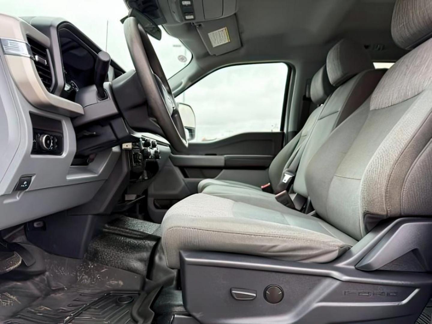 2024 WHITE /Medium Dark Slate Ford F-350 (1FT8W3BT0RE) with an Powerstroke 67L V-8 diesel direct injection engine, Automatic transmission, located at 1175 N Woodruff Ave, Idaho Falls, ID, 83401, 43.506901, -111.999657 - At Timberline Auto, finding a great deal on your next vehicle is always easy! Our experienced sales staff's goal is to help find you the right vehicle at the right price! Our knowledgeable finance department has options for almost any credit score. We offer extended service contract options to prote - Photo#12
