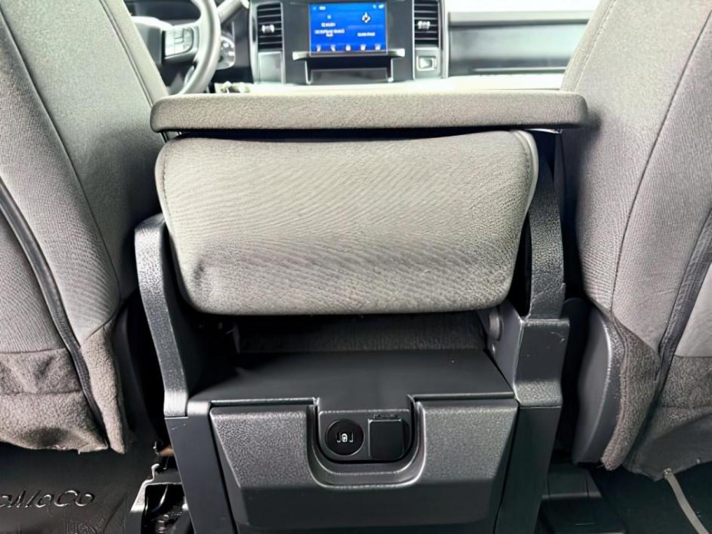 2024 WHITE /Medium Dark Slate Ford F-350 (1FT8W3BT0RE) with an Powerstroke 67L V-8 diesel direct injection engine, Automatic transmission, located at 1175 N Woodruff Ave, Idaho Falls, ID, 83401, 43.506901, -111.999657 - At Timberline Auto, finding a great deal on your next vehicle is always easy! Our experienced sales staff's goal is to help find you the right vehicle at the right price! Our knowledgeable finance department has options for almost any credit score. We offer extended service contract options to prote - Photo#22