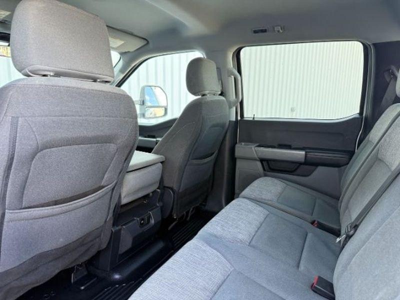 2024 Oxford White /Medium Dark Slate Ford F-350 XLT (1FT8W3BT0RE) with an V8, 6.7L engine, 10-speed automatic transmission, located at 1175 N Woodruff Ave, Idaho Falls, ID, 83401, 43.506901, -111.999657 - <b>Vehicle Details</b><br>Take on demanding jobs and weekend adventures in this pre-owned 2024 Ford F-350 Super Duty XLT, now available in Idaho Falls, ID. With 41,050 miles, this heavy-duty pickup delivers the strength, capability, and refinement truck buyers want. Powered by a legendary 6.7L V8 Di- Photo#27