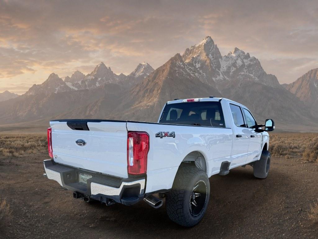 2024 Oxford White /Medium Dark Slate Ford F-350 XLT (1FT8W3BT0RE) with an V8, 6.7L engine, 10-speed automatic transmission, located at 1175 N Woodruff Ave, Idaho Falls, ID, 83401, 43.506901, -111.999657 - <b>Vehicle Details</b><br>Take on demanding jobs and weekend adventures in this pre-owned 2024 Ford F-350 Super Duty XLT, now available in Idaho Falls, ID. With 41,050 miles, this heavy-duty pickup delivers the strength, capability, and refinement truck buyers want. Powered by a legendary 6.7L V8 Di- Photo#4