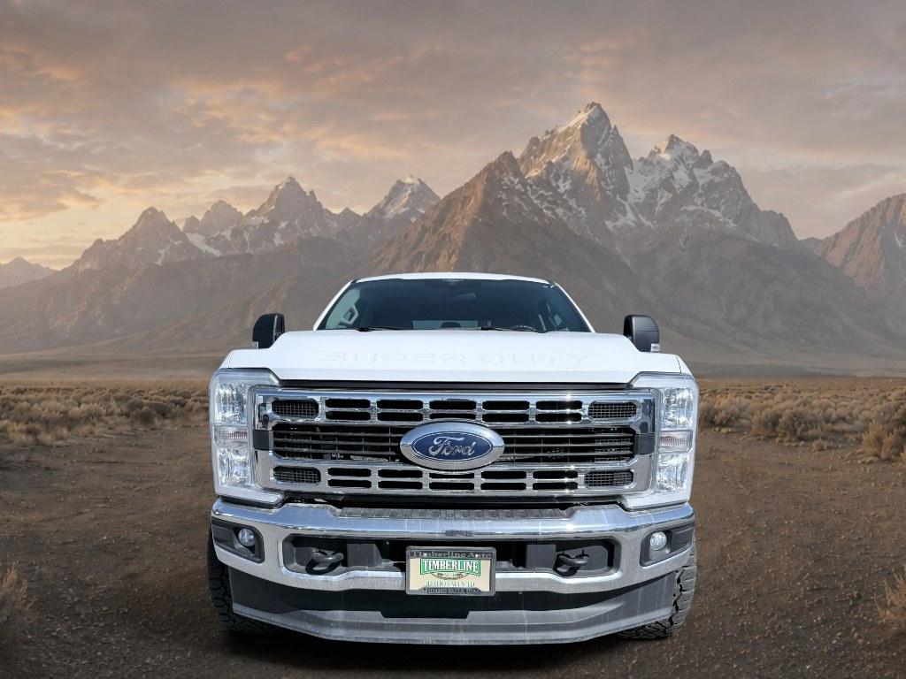 2024 Oxford White /Medium Dark Slate Ford F-350 XLT (1FT8W3BT0RE) with an V8, 6.7L engine, 10-speed automatic transmission, located at 1175 N Woodruff Ave, Idaho Falls, ID, 83401, 43.506901, -111.999657 - <b>Vehicle Details</b><br>Take on demanding jobs and weekend adventures in this pre-owned 2024 Ford F-350 Super Duty XLT, now available in Idaho Falls, ID. With 41,050 miles, this heavy-duty pickup delivers the strength, capability, and refinement truck buyers want. Powered by a legendary 6.7L V8 Di- Photo#7