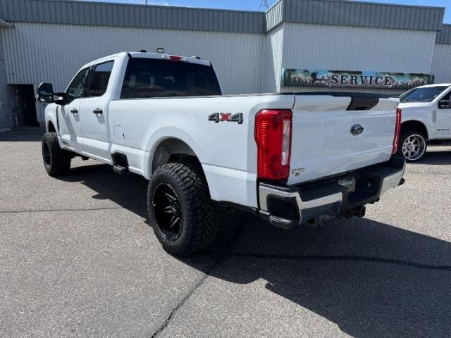 2024 WHITE /Medium Dark Slate Ford F-350 XLT (1FT8W3BT0RE) with an Powerstroke 6.7L V-8 diesel direct injection engine, AUTOMATIC transmission, located at 1235 N Woodruff Ave., Idaho Falls, 83401, (208) 523-1053, 43.507172, -112.000488 - At Timberline Auto, finding a great deal on your next vehicle is always easy! Our experienced sales staff's goal is to help find you the right vehicle at the right price! Our knowledgeable finance department has options for almost any credit score. We offer extended service contract options to prote- Photo#32
