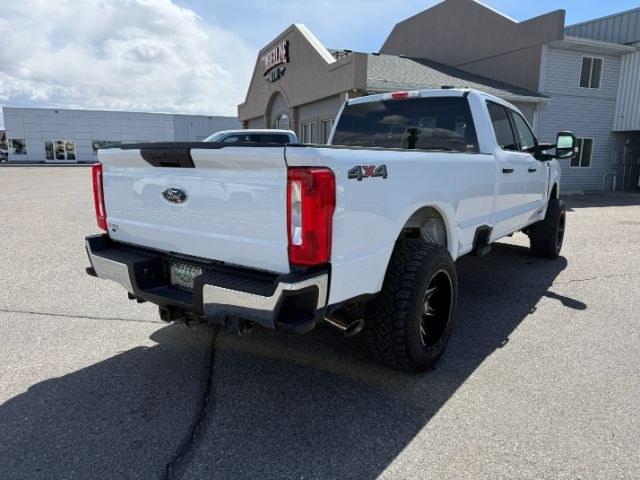 2024 WHITE /Medium Dark Slate Ford F-350 XLT (1FT8W3BT0RE) with an Powerstroke 6.7L V-8 diesel direct injection engine, AUTOMATIC transmission, located at 1235 N Woodruff Ave., Idaho Falls, 83401, (208) 523-1053, 43.507172, -112.000488 - At Timberline Auto, finding a great deal on your next vehicle is always easy! Our experienced sales staff's goal is to help find you the right vehicle at the right price! Our knowledgeable finance department has options for almost any credit score. We offer extended service contract options to prote- Photo#36