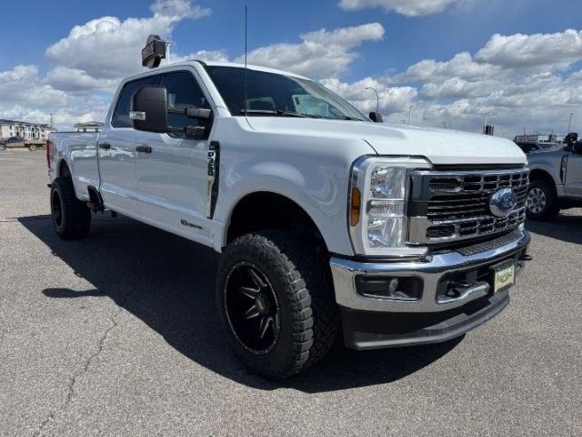 2024 WHITE /Medium Dark Slate Ford F-350 XLT (1FT8W3BT0RE) with an Powerstroke 6.7L V-8 diesel direct injection engine, AUTOMATIC transmission, located at 1235 N Woodruff Ave., Idaho Falls, 83401, (208) 523-1053, 43.507172, -112.000488 - At Timberline Auto, finding a great deal on your next vehicle is always easy! Our experienced sales staff's goal is to help find you the right vehicle at the right price! Our knowledgeable finance department has options for almost any credit score. We offer extended service contract options to prote- Photo#38