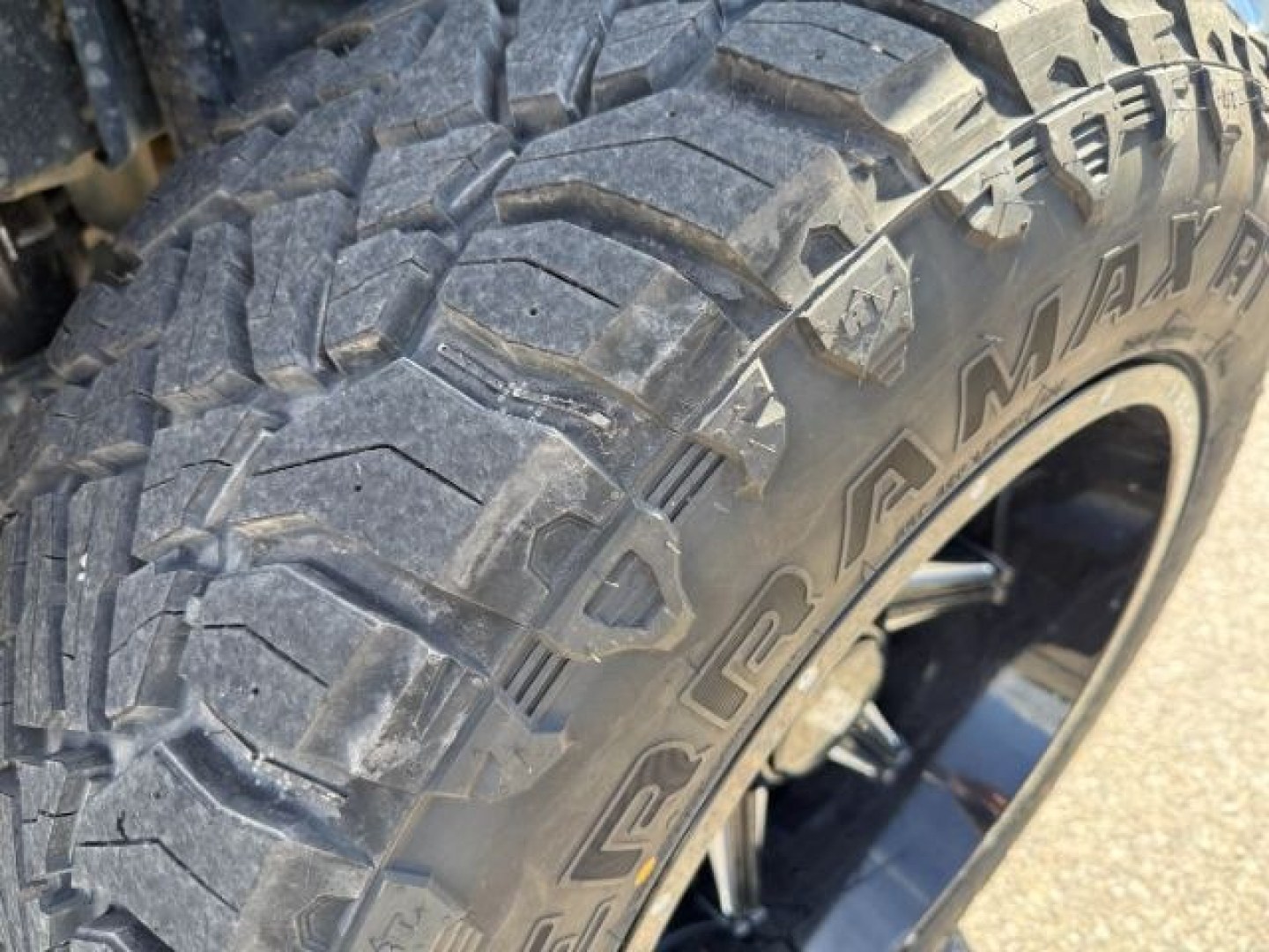 2024 WHITE /Medium Dark Slate Ford F-350 (1FT8W3BT0RE) with an Powerstroke 67L V-8 diesel direct injection engine, Automatic transmission, located at 1175 N Woodruff Ave, Idaho Falls, ID, 83401, 43.506901, -111.999657 - At Timberline Auto, finding a great deal on your next vehicle is always easy! Our experienced sales staff's goal is to help find you the right vehicle at the right price! Our knowledgeable finance department has options for almost any credit score. We offer extended service contract options to prote - Photo#40