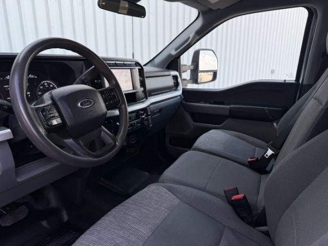 2024 WHITE /Medium Dark Slate Ford F-350 XLT (1FT8W3BT0RE) with an Powerstroke 6.7L V-8 diesel direct injection engine, AUTOMATIC transmission, located at 1235 N Woodruff Ave., Idaho Falls, 83401, (208) 523-1053, 43.507172, -112.000488 - At Timberline Auto, finding a great deal on your next vehicle is always easy! Our experienced sales staff's goal is to help find you the right vehicle at the right price! Our knowledgeable finance department has options for almost any credit score. We offer extended service contract options to prote- Photo#44
