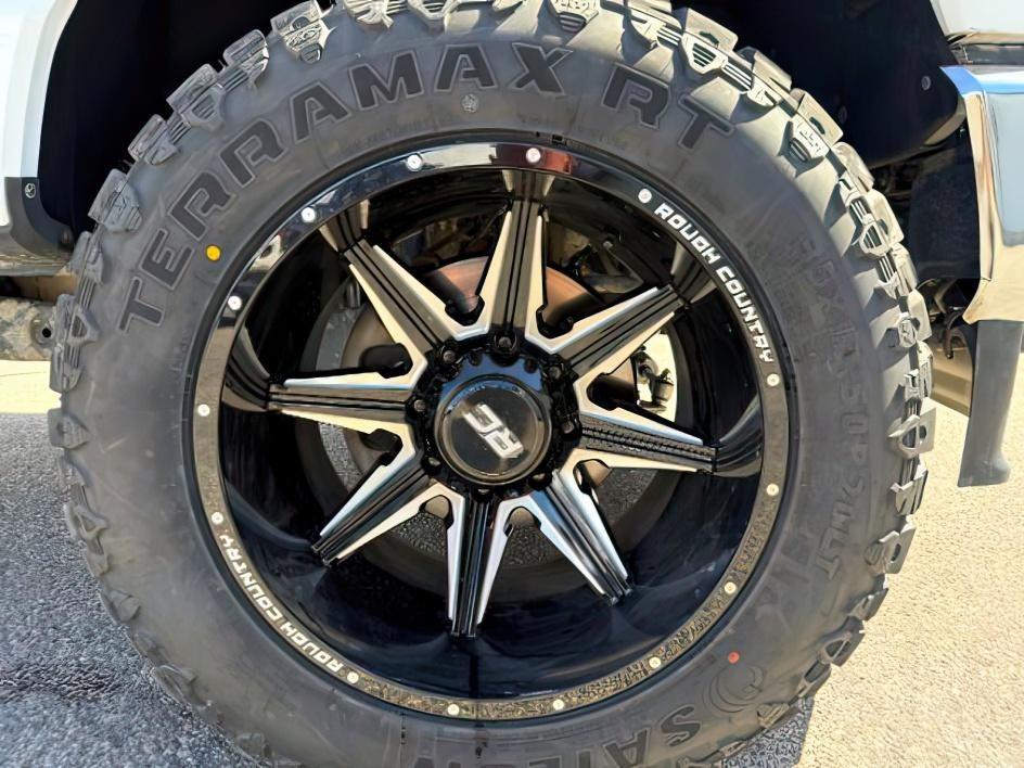 2024 WHITE /Medium Dark Slate Ford F-350 XLT (1FT8W3BT0RE) with an Powerstroke 6.7L V-8 diesel direct injection engine, AUTOMATIC transmission, located at 1235 N Woodruff Ave., Idaho Falls, 83401, (208) 523-1053, 43.507172, -112.000488 - At Timberline Auto, finding a great deal on your next vehicle is always easy! Our experienced sales staff's goal is to help find you the right vehicle at the right price! Our knowledgeable finance department has options for almost any credit score. We offer extended service contract options to prote- Photo#11