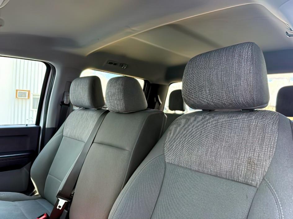 2024 WHITE /Medium Dark Slate Ford F-350 XLT (1FT8W3BT0RE) with an Powerstroke 6.7L V-8 diesel direct injection engine, AUTOMATIC transmission, located at 1235 N Woodruff Ave., Idaho Falls, 83401, (208) 523-1053, 43.507172, -112.000488 - At Timberline Auto, finding a great deal on your next vehicle is always easy! Our experienced sales staff's goal is to help find you the right vehicle at the right price! Our knowledgeable finance department has options for almost any credit score. We offer extended service contract options to prote- Photo#24