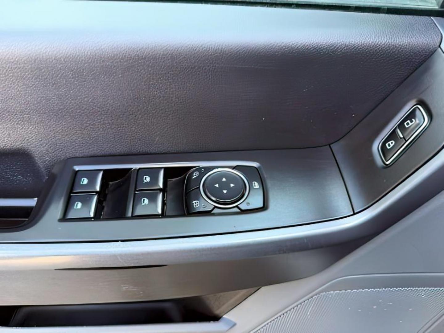 2024 WHITE /Medium Dark Slate Ford F-350 (1FT8W3BT0RE) with an Powerstroke 67L V-8 diesel direct injection engine, Automatic transmission, located at 1175 N Woodruff Ave, Idaho Falls, ID, 83401, 43.506901, -111.999657 - At Timberline Auto, finding a great deal on your next vehicle is always easy! Our experienced sales staff's goal is to help find you the right vehicle at the right price! Our knowledgeable finance department has options for almost any credit score. We offer extended service contract options to prote - Photo#25