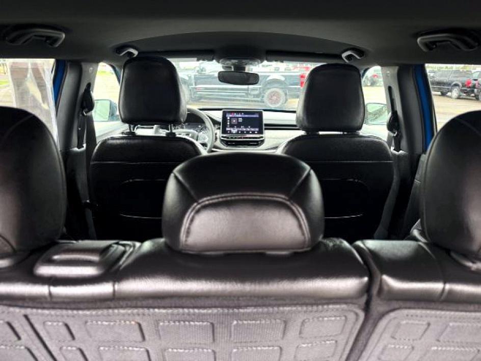2023 BLUE /LEATHER Jeep Compass LATITUDE (3C4NJDBN4PT) with an 2.0L I4 TURBO engine, AUTOMATIC transmission, located at 1235 N Woodruff Ave., Idaho Falls, 83401, (208) 523-1053, 43.507172, -112.000488 - At Timberline Auto, finding a great deal on your next vehicle is always easy! Our experienced sales staff's goal is to help find you the right vehicle at the right price! Our knowledgeable finance department has options for almost any credit score. We offer extended service contract options to prote- Photo#6