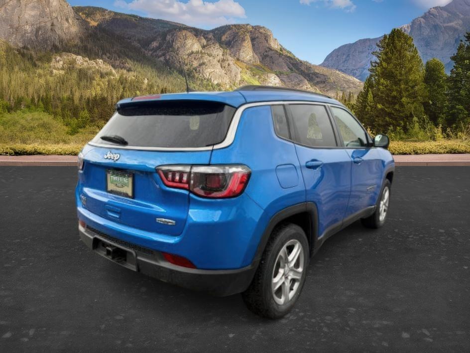 2023 BLUE /LEATHER Jeep Compass LATITUDE (3C4NJDBN4PT) with an 2.0L I4 TURBO engine, AUTOMATIC transmission, located at 1235 N Woodruff Ave., Idaho Falls, 83401, (208) 523-1053, 43.507172, -112.000488 - At Timberline Auto, finding a great deal on your next vehicle is always easy! Our experienced sales staff's goal is to help find you the right vehicle at the right price! Our knowledgeable finance department has options for almost any credit score. We offer extended service contract options to prote- Photo#7