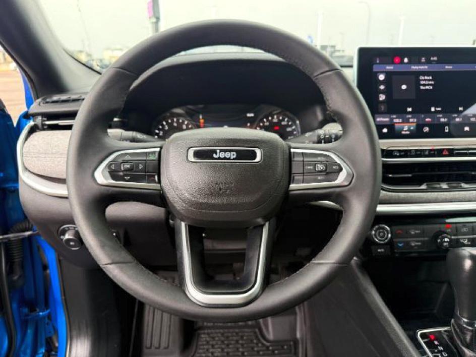 2023 BLUE /LEATHER Jeep Compass LATITUDE (3C4NJDBN4PT) with an 2.0L I4 TURBO engine, AUTOMATIC transmission, located at 1235 N Woodruff Ave., Idaho Falls, 83401, (208) 523-1053, 43.507172, -112.000488 - At Timberline Auto, finding a great deal on your next vehicle is always easy! Our experienced sales staff's goal is to help find you the right vehicle at the right price! Our knowledgeable finance department has options for almost any credit score. We offer extended service contract options to prote- Photo#16