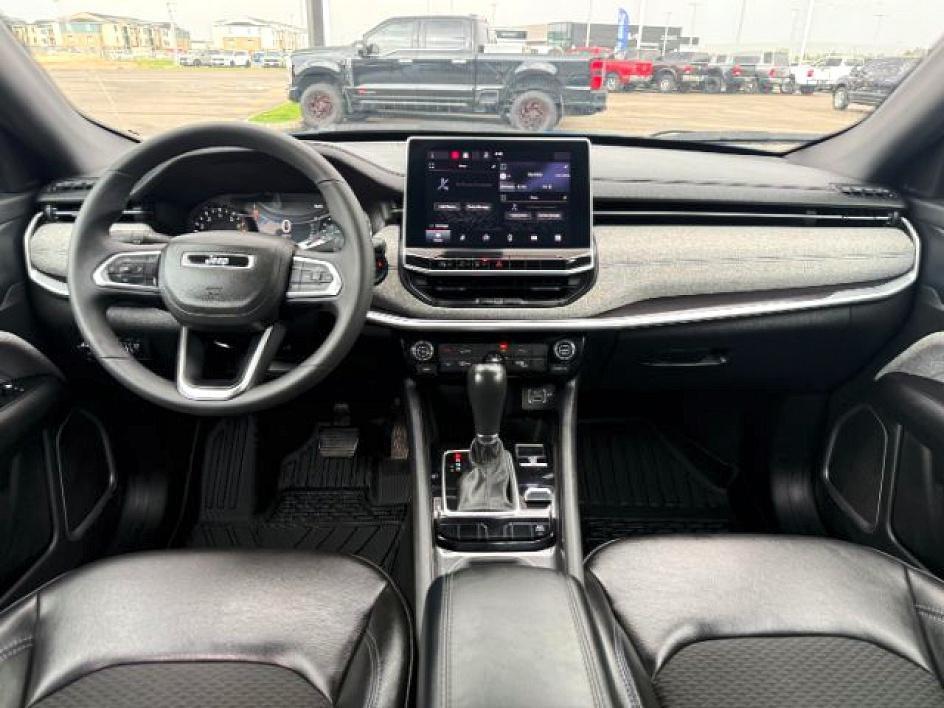2023 BLUE /LEATHER Jeep Compass LATITUDE (3C4NJDBN4PT) with an 2.0L I4 TURBO engine, AUTOMATIC transmission, located at 1235 N Woodruff Ave., Idaho Falls, 83401, (208) 523-1053, 43.507172, -112.000488 - At Timberline Auto, finding a great deal on your next vehicle is always easy! Our experienced sales staff's goal is to help find you the right vehicle at the right price! Our knowledgeable finance department has options for almost any credit score. We offer extended service contract options to prote- Photo#25