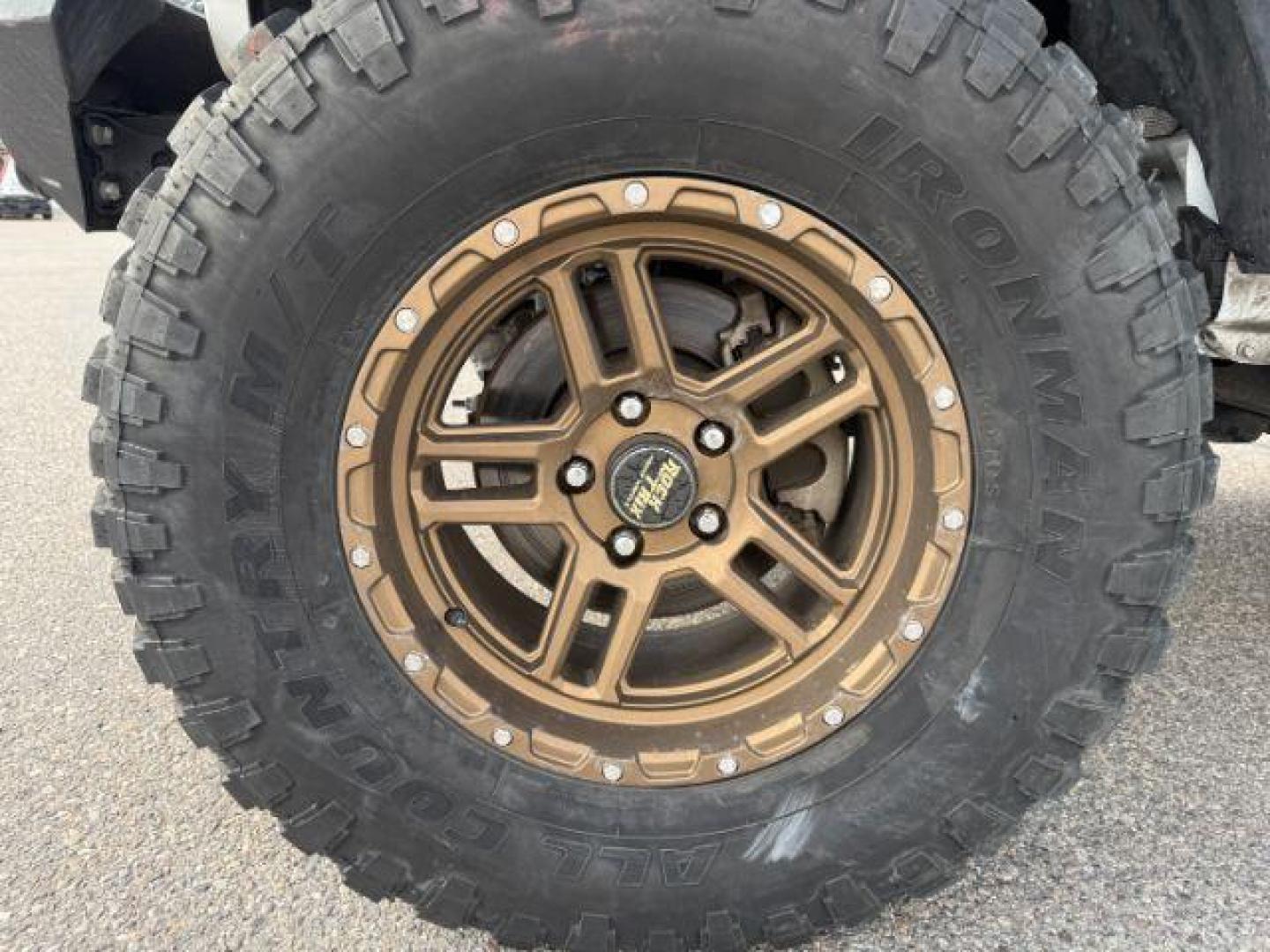 2020 WHITE /Black Jeep Gladiator Sport S 4x4 (1C6HJTAG9LL) with an 3.6L V-6 DOHC engine, AUTOMATIC transmission, located at 1235 N Woodruff Ave., Idaho Falls, 83401, (208) 523-1053, 43.507172, -112.000488 - At Timberline Auto, finding a great deal on your next vehicle is always easy! Our experienced sales staff's goal is to help find you the right vehicle at the right price! Our knowledgeable finance department has options for almost any credit score. We offer extended service contract options to prote - Photo#36